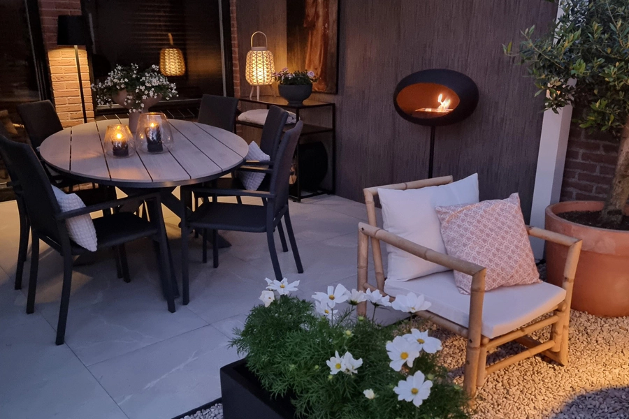 Blog-Buitenkijken-Madeleine-Tuintafel-Ovieda