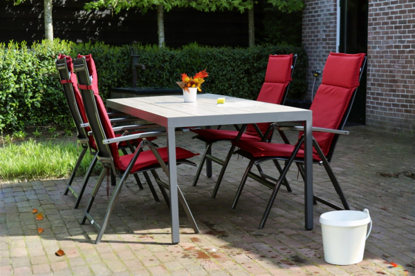 Tips: najaarsonderhoud van je tuinmeubelen