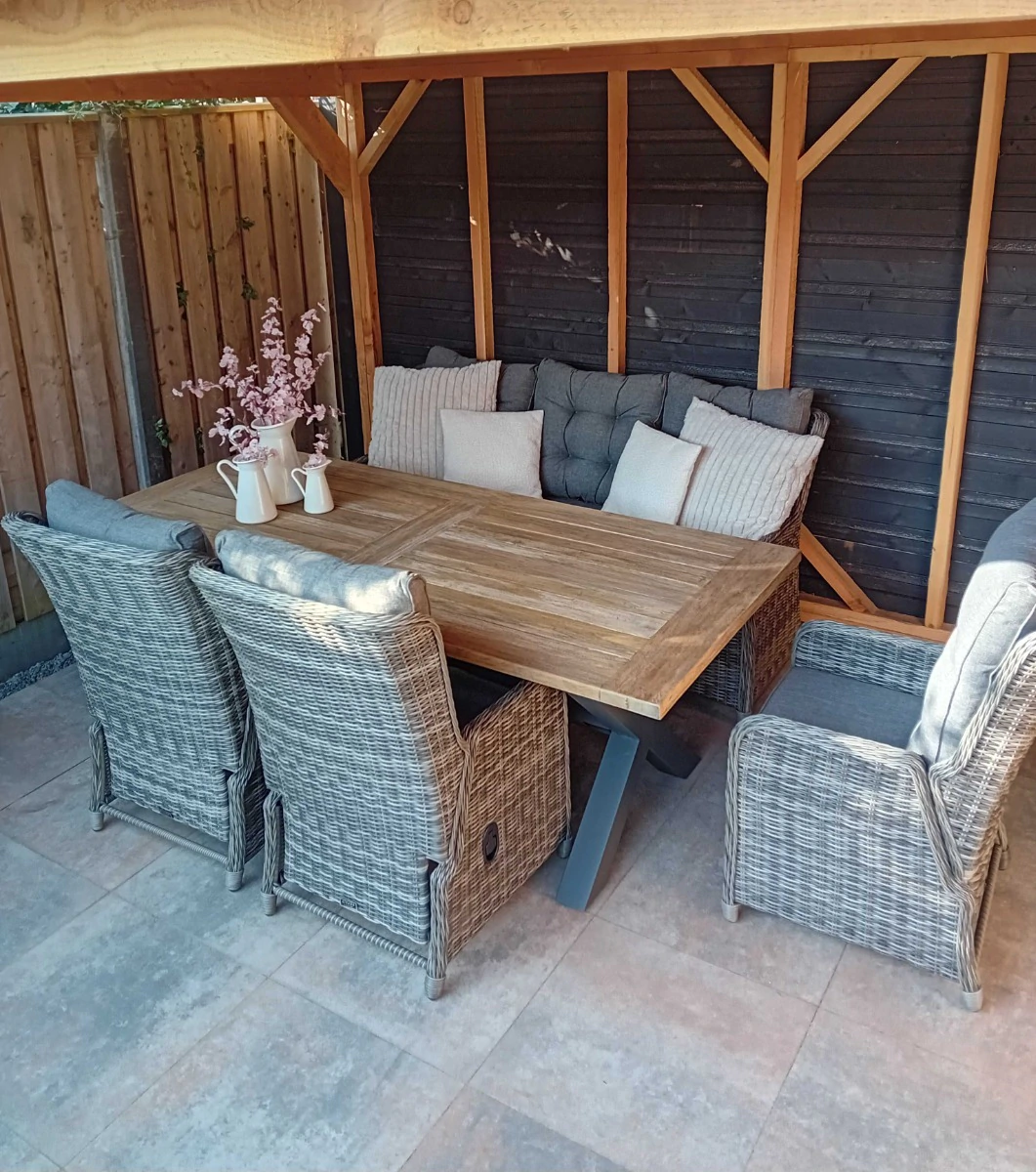 klantfoto-diningset-teakhouten-tafel-gerrits-tuinmeubelen