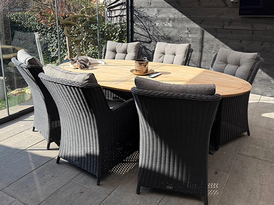teakhout-tafel