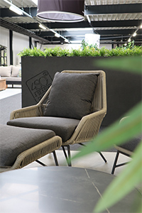 Koop uw bruine tuinmeubelen online of in onze showroom