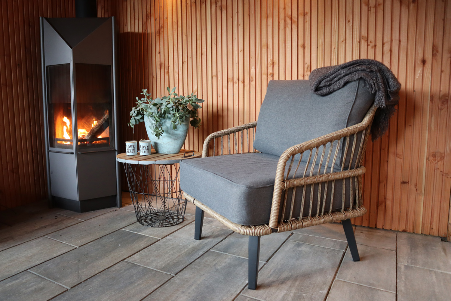 Kerstversiering in de Tuin: Creëer een betoverend winterdecor